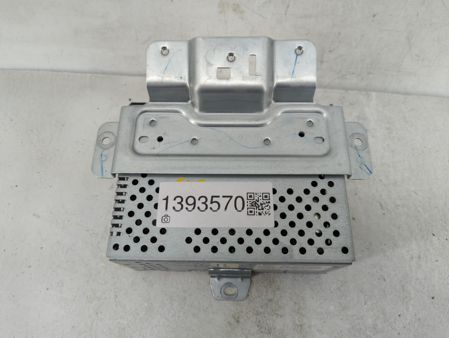 2021-2022 Ford Ecosport Radio AM FM Cd Player Receiver Replacement P/N:LU5T-18K810-KG Fits Fits 2021 2022 OEM Used Auto Part