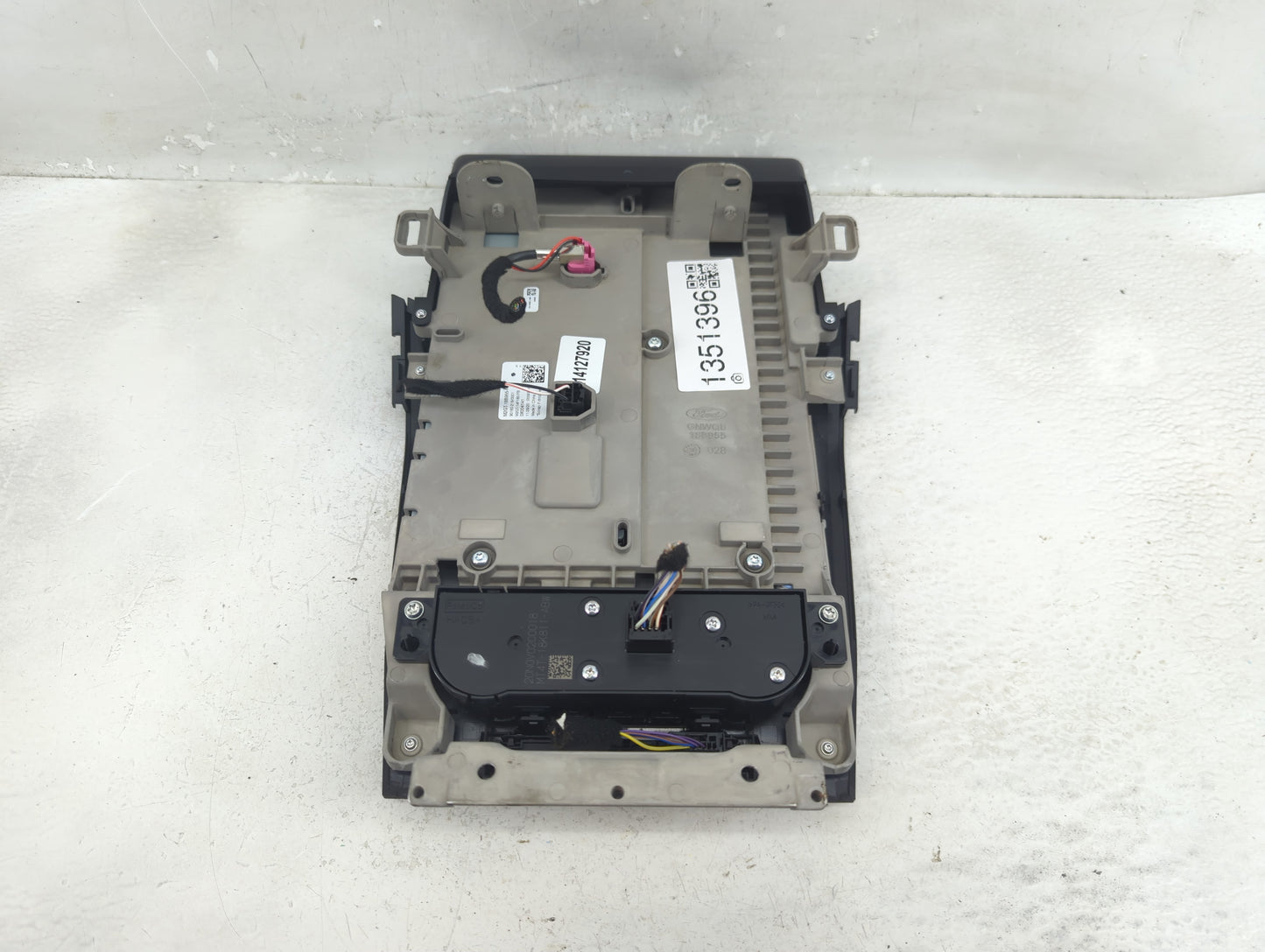 2021 Ford Edge Radio AM FM Cd Player Receiver Replacement P/N:M2GT-14F180-FB M2GT-18B955-FC Fits OEM Used Auto Parts - Oemus
