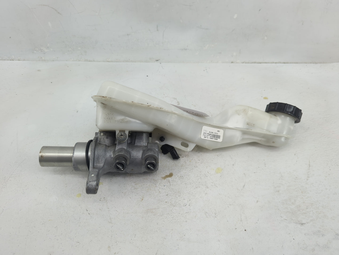 2015-2020 Ford Edge Brake Master Cylinder - Oemusedautoparts1.com