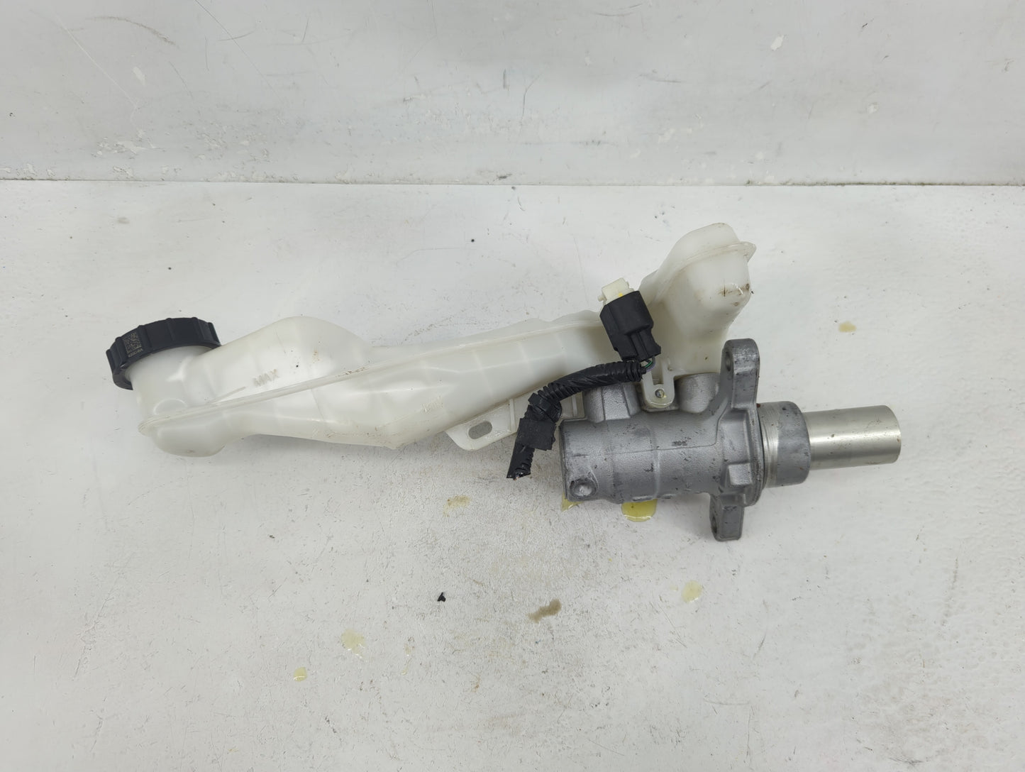 2015-2020 Ford Edge Brake Master Cylinder - Oemusedautoparts1.com
