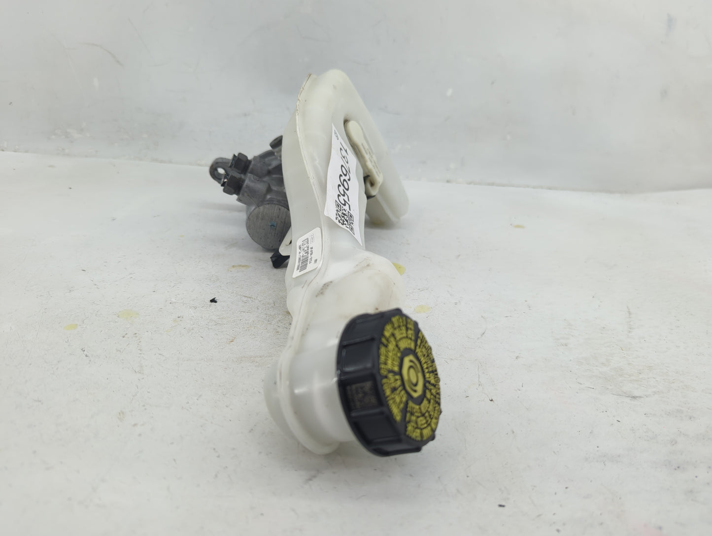 2015-2020 Ford Edge Brake Master Cylinder - Oemusedautoparts1.com