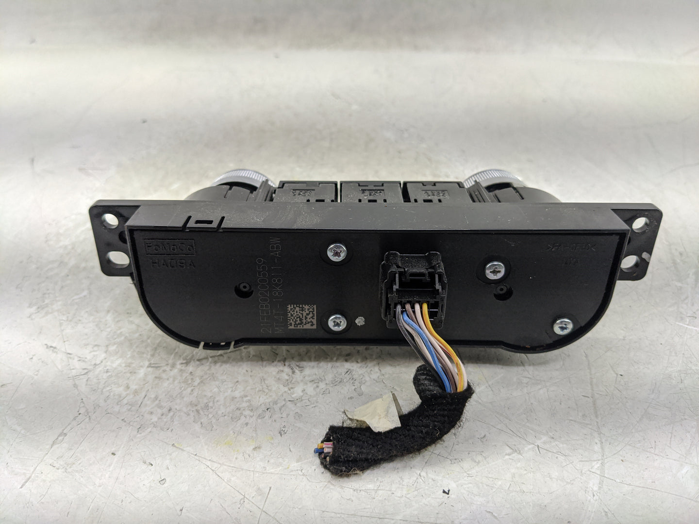 2021 Ford Edge Climate Control Module Temperature AC/Heater Replacement P/N:MT4T-18K811-ABW Fits OEM Used Auto Parts - Oemus
