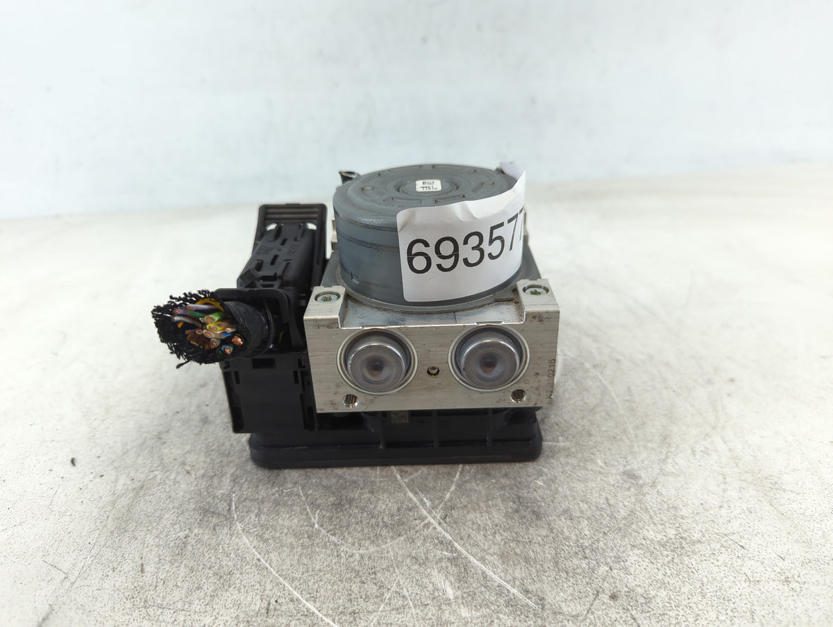 2019-2020 Ford Edge Anti-Lock Brake ABS Pump Module Actuator OEM P/N:M2GC-2B373-DA Fits Fits 2019 2020 OEM Used Auto Parts -