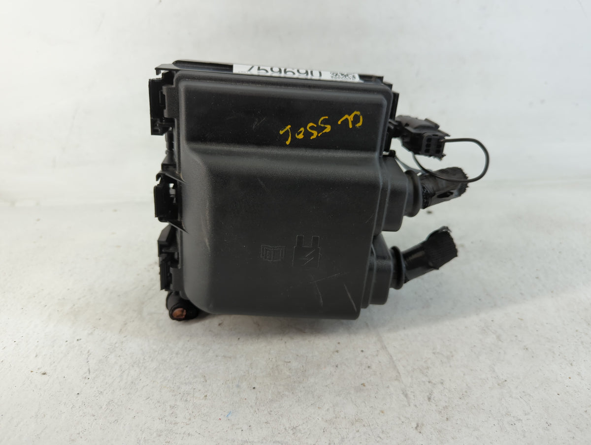 2019-2020 Ford Edge Fusebox Fuse Box Panel Relay Module P/N:G2GT14A075AA Fits Fits 2019 2020 OEM Used Auto Parts - Oemusedau