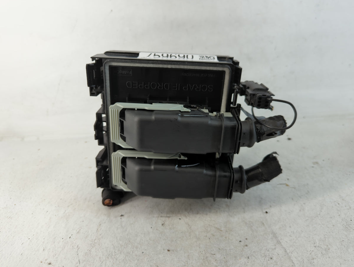 2019-2020 Ford Edge Fusebox Fuse Box Panel Relay Module P/N:G2GT14A075AA Fits Fits 2019 2020 OEM Used Auto Parts - Oemusedau