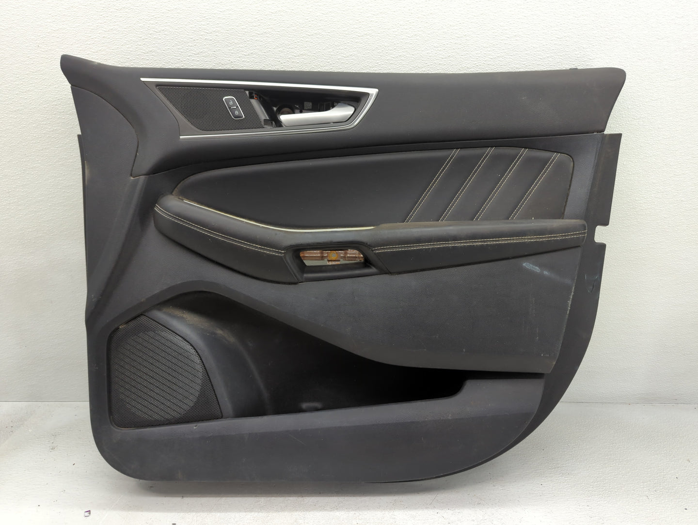2021 Ford Edge Front Right Passenger Interior Door Panel Trim - Oemusedautoparts1.com