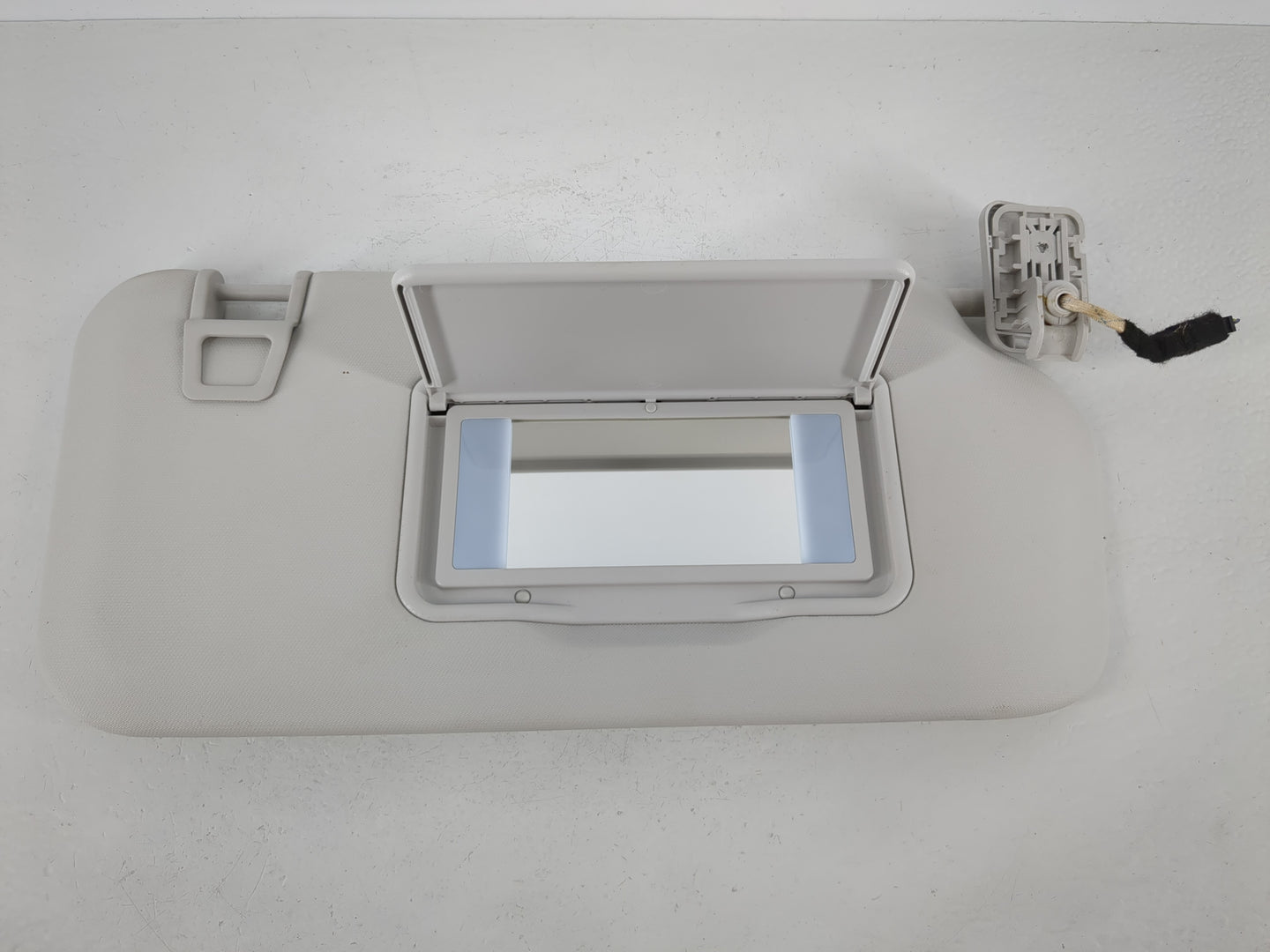 2021-2022 Ford Escape Sun Visor Shade Replacement Passenger Right Mirror Fits Fits 2021 2022 OEM Used Auto Parts - Oemusedau