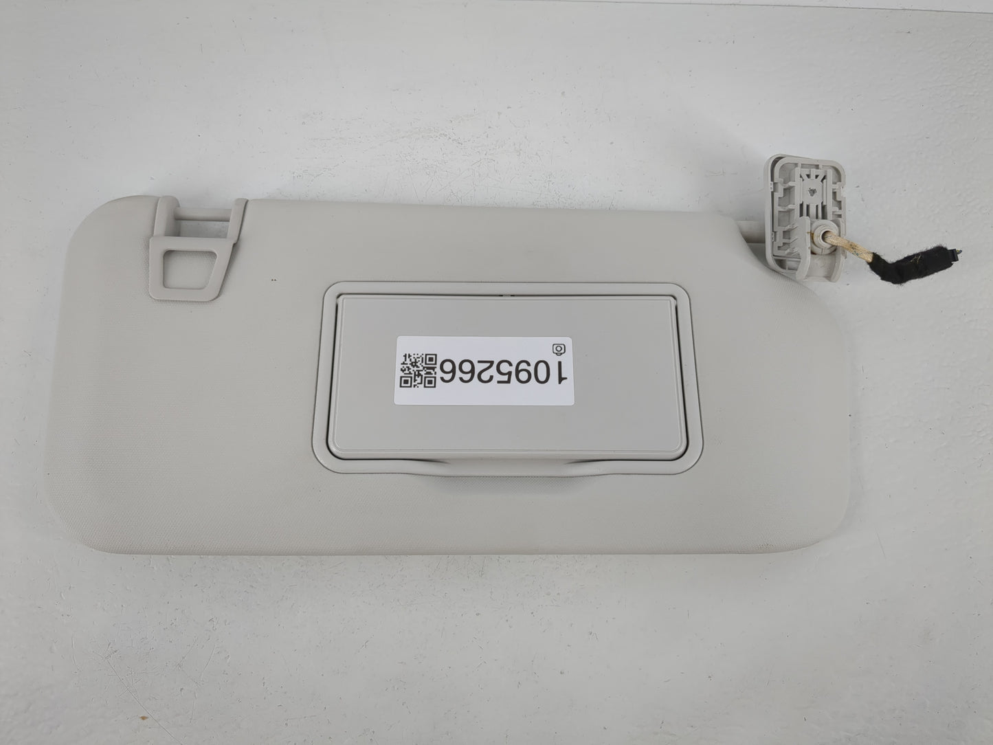 2021-2022 Ford Escape Sun Visor Shade Replacement Passenger Right Mirror Fits Fits 2021 2022 OEM Used Auto Parts - Oemusedau