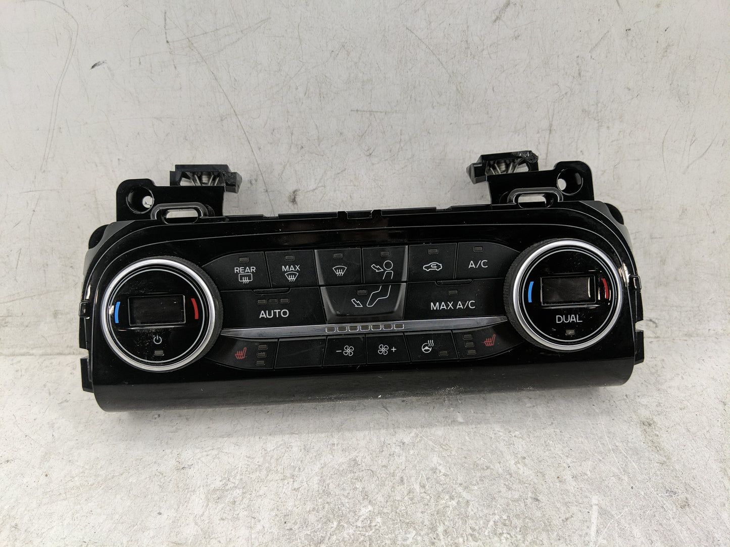 2020-2022 Ford Escape Climate Control Module Temperature AC/Heater Replacement P/N:LJ6T-18C612-GD Fits Fits 2020 2021 2022 O