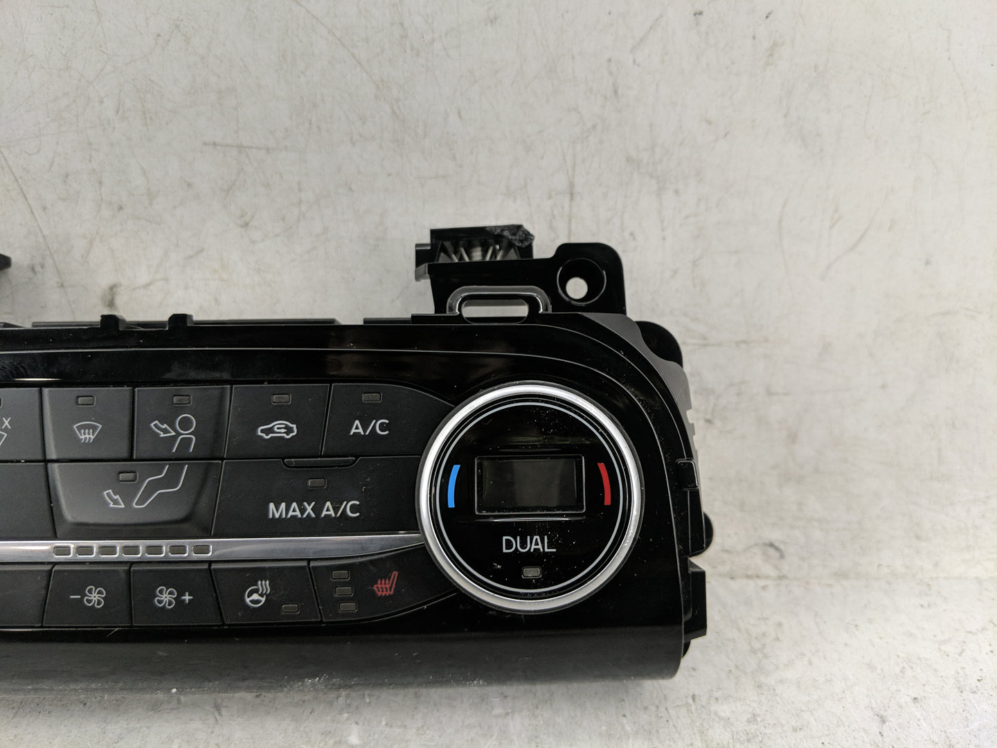 2020-2022 Ford Escape Climate Control Module Temperature AC/Heater Replacement P/N:LJ6T-18C612-GD Fits Fits 2020 2021 2022 O