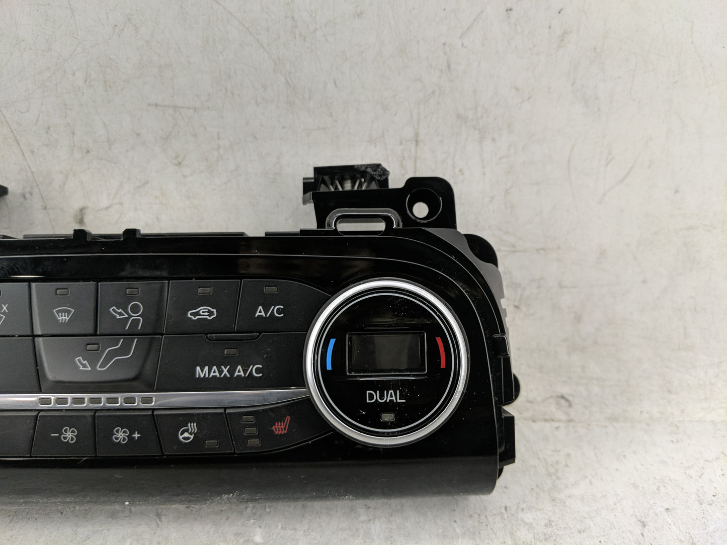 2020-2022 Ford Escape Climate Control Module Temperature AC/Heater Replacement P/N:LJ6T-18C612-GD Fits Fits 2020 2021 2022 O