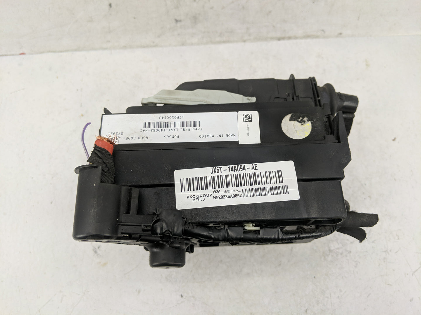 2021-2022 Ford Escape Fusebox Fuse Box Panel Relay Module P/N:JX6T-14A094-AE Fits Fits 2021 2022 OEM Used Auto Parts - Oemus