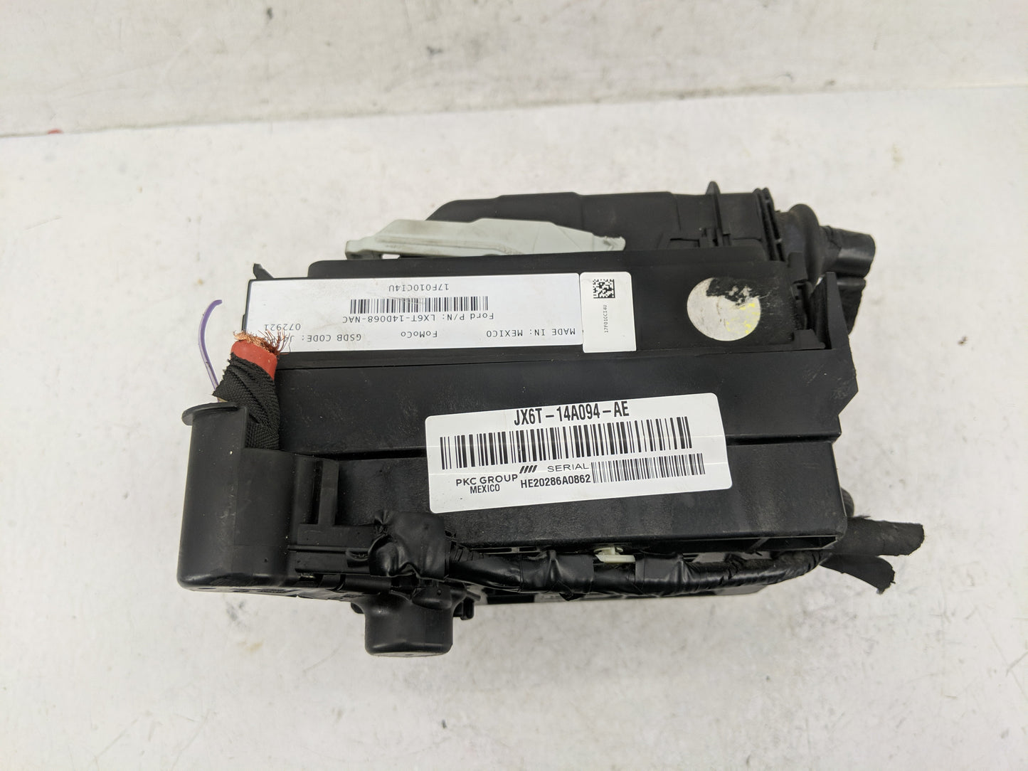 2021-2022 Ford Escape Fusebox Fuse Box Panel Relay Module P/N:JX6T-14A094-AE Fits Fits 2021 2022 OEM Used Auto Parts - Oemus