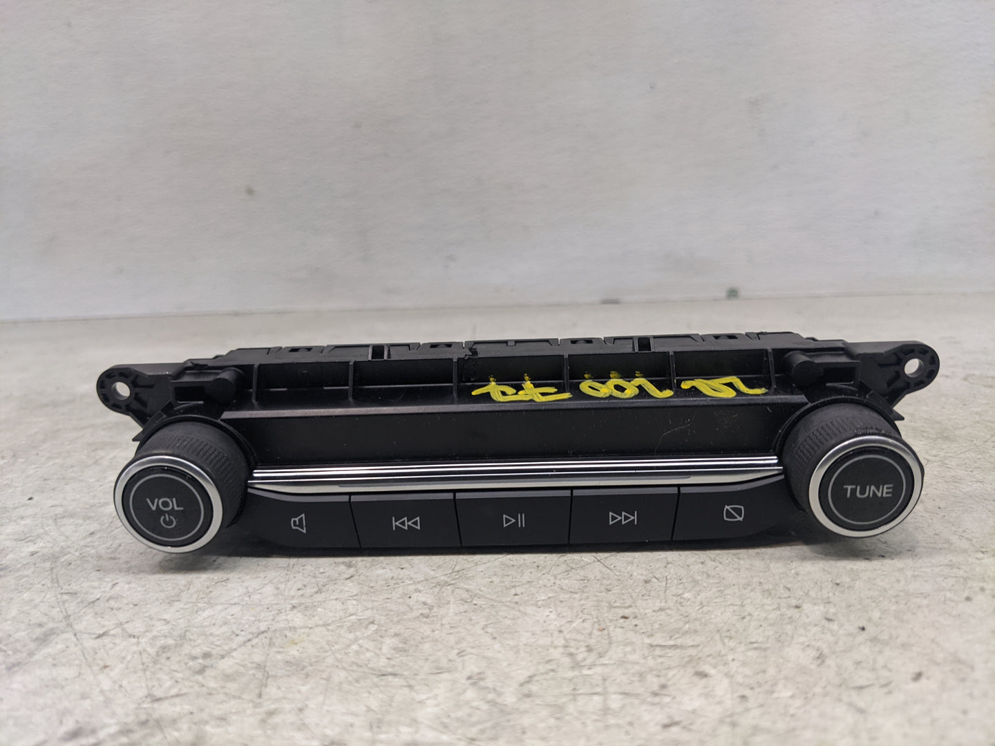 2021-2022 Ford Escape Radio Control Panel - Oemusedautoparts1.com