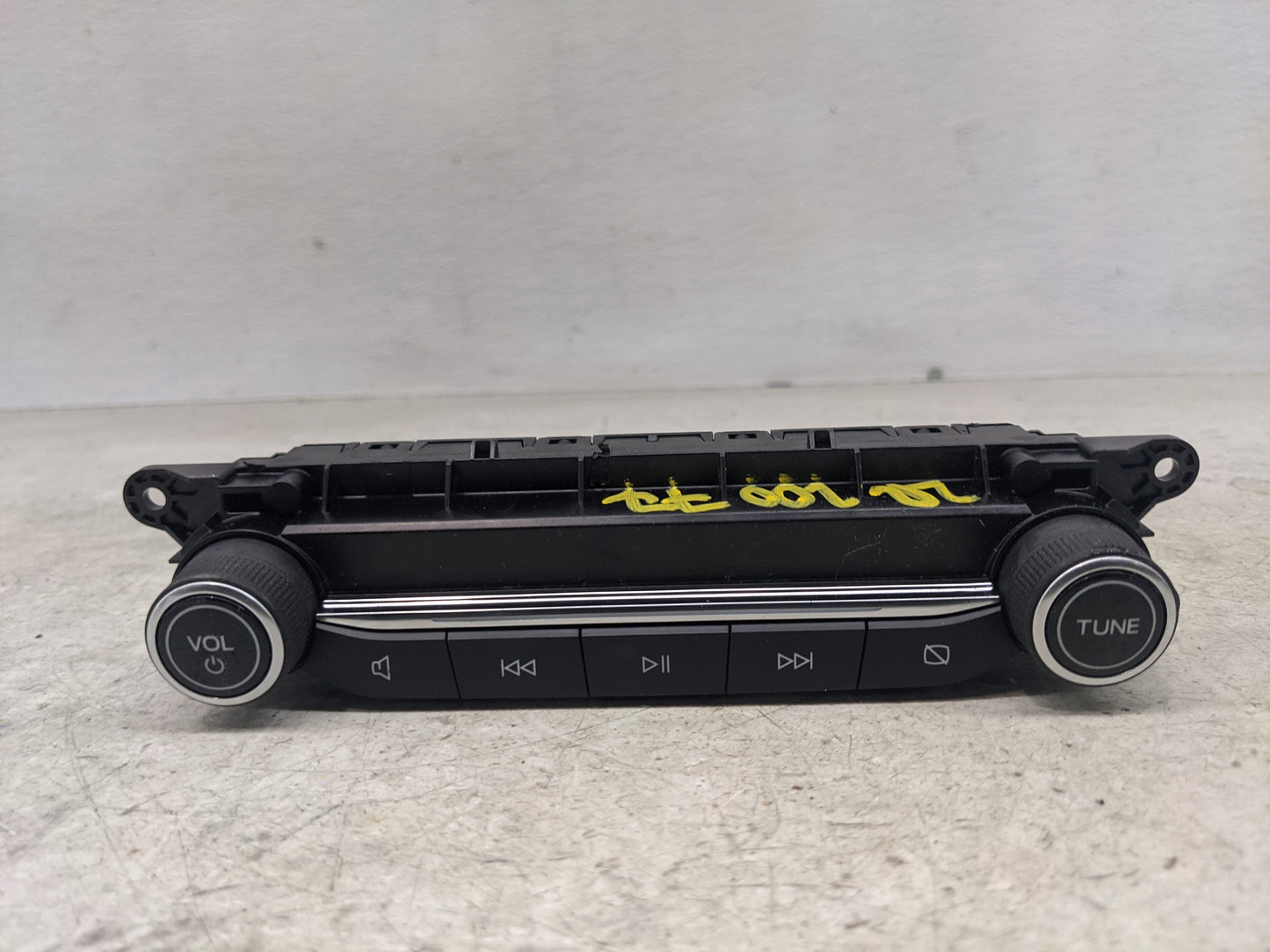 2021-2022 Ford Escape Radio Control Panel - Oemusedautoparts1.com