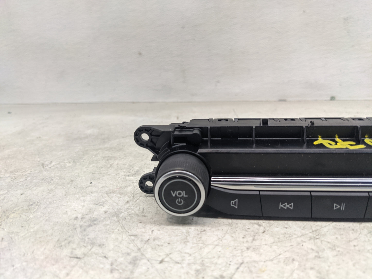 2021-2022 Ford Escape Radio Control Panel - Oemusedautoparts1.com