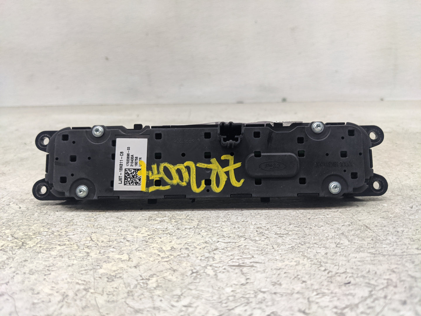 2021-2022 Ford Escape Radio Control Panel - Oemusedautoparts1.com