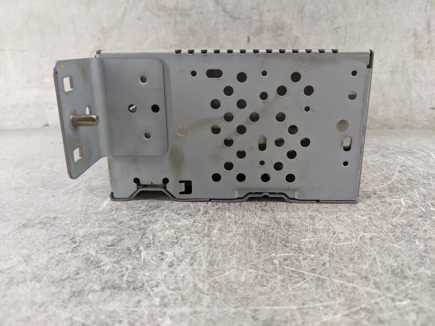 2021 Ford Escape Radio AM FM Cd Player Receiver Replacement P/N:M1PT-18K810-AB CCAB150937 Fits OEM Used Auto Parts - Oemused