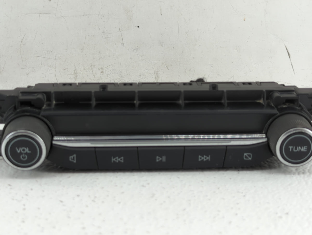 2021 Ford Escape Am Fm Cd Player Radio Receiver 338780 - Oemusedautoparts1.com