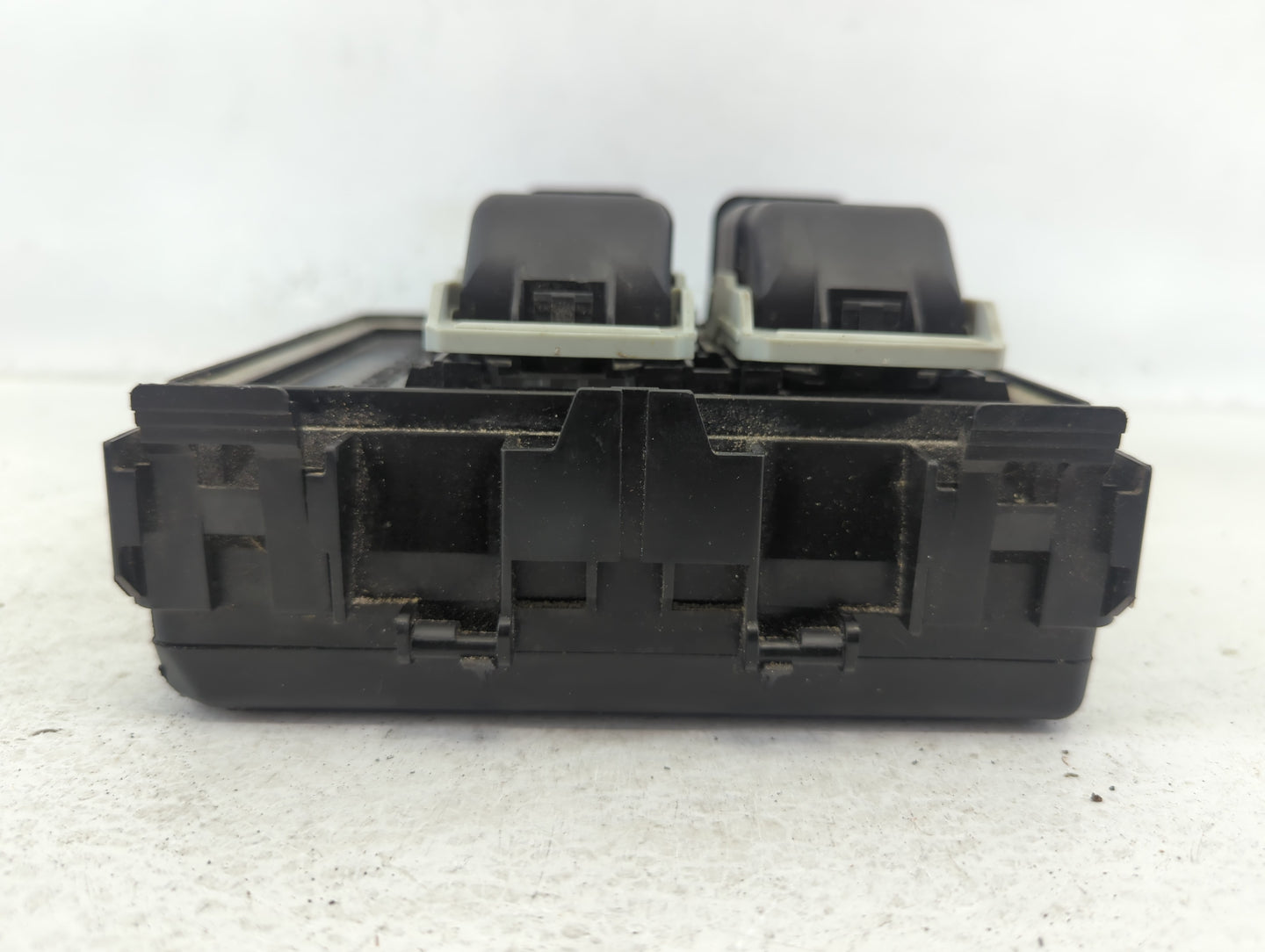 2020-2022 Ford Escape Fusebox Fuse Box Panel Relay Module P/N:LX6T-14D068-NBC Fits Fits 2020 2021 2022 OEM Used Auto Parts -