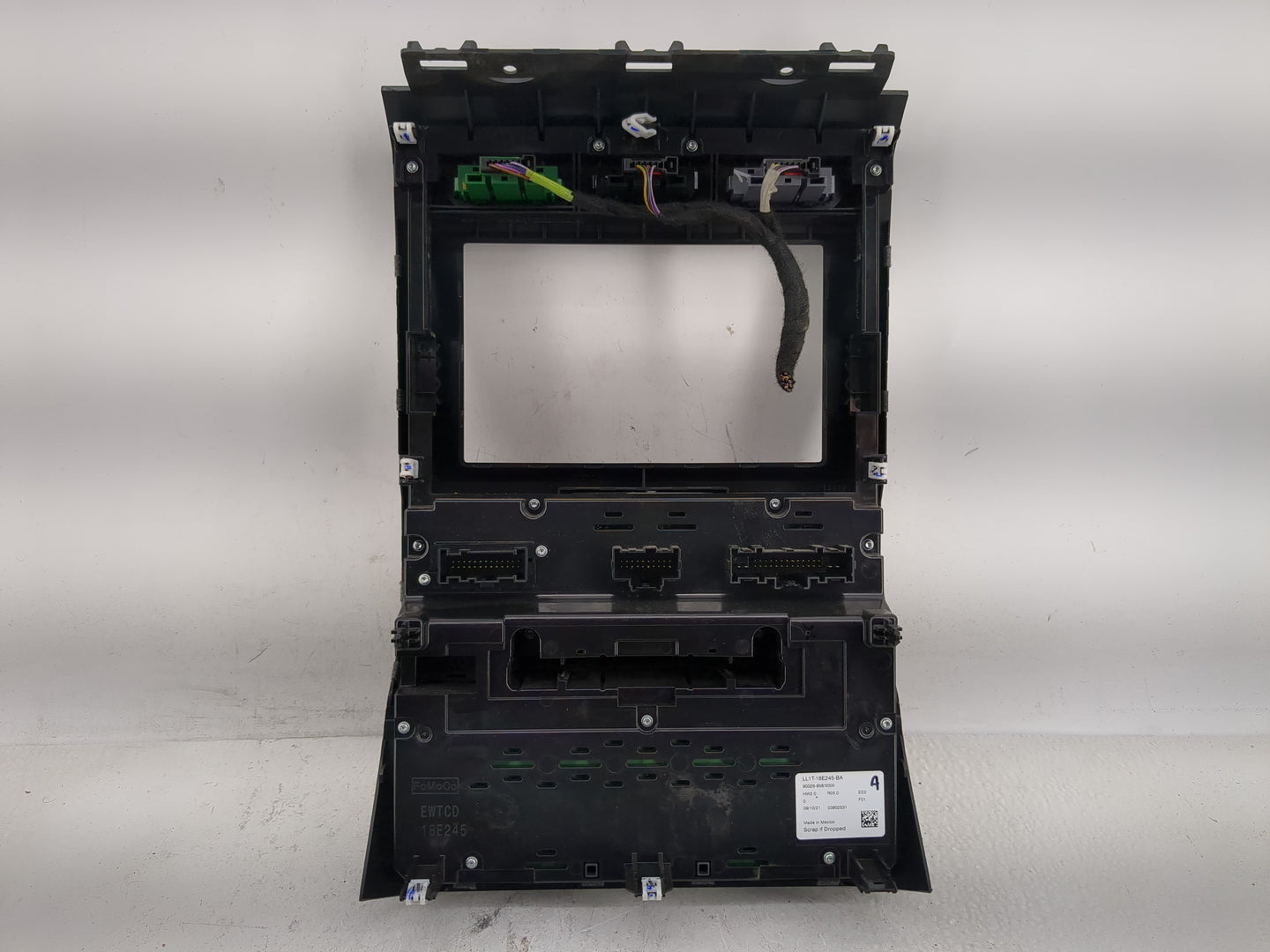 2020-2021 Ford Expedition Radio Control Panel 1257516 - Oemusedautoparts1.com