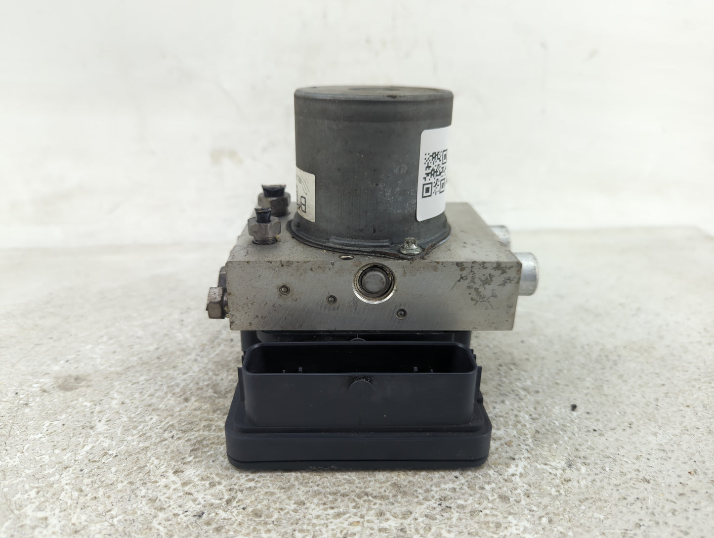 2021 Ford Expedition ABS Pump Control Module Replacement P/N:ML14-2B373-BA Fits OEM Used Auto Parts - Oemusedautoparts1.com