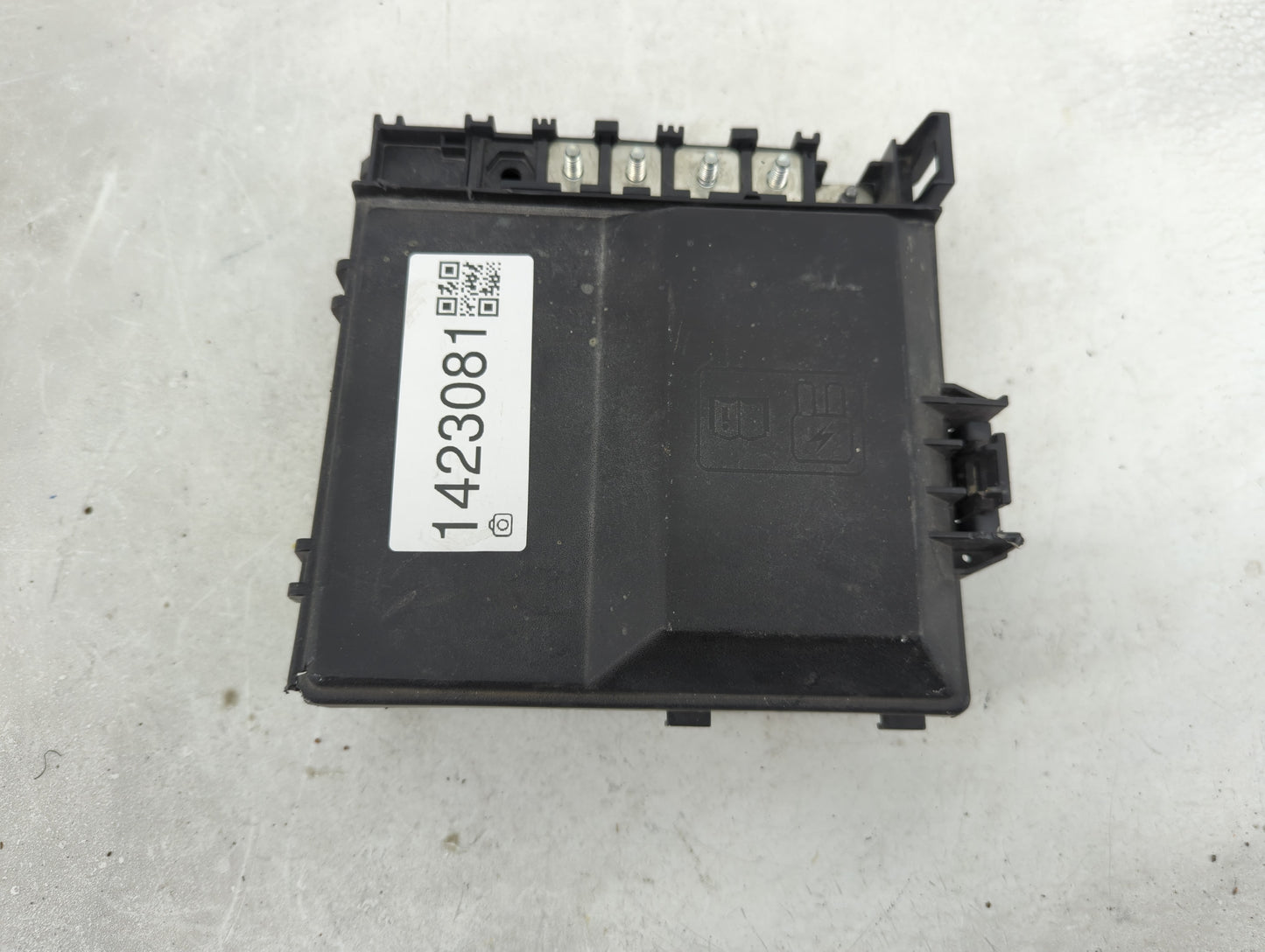 2020-2021 Ford Expedition Fusebox Fuse Box Panel Relay Module P/N:JU5T-14A003-EA Fits Fits 2020 2021 OEM Used Auto Parts - O