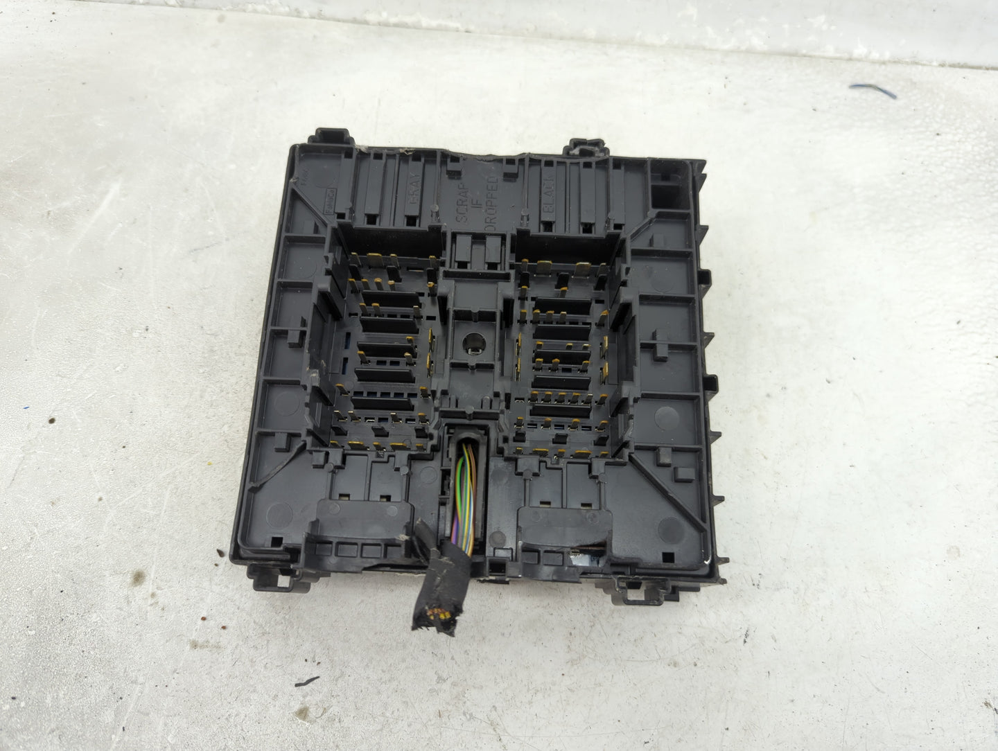 2020-2021 Ford Expedition Fusebox Fuse Box Panel Relay Module P/N:JU5T-14A003-EA Fits Fits 2020 2021 OEM Used Auto Parts - O