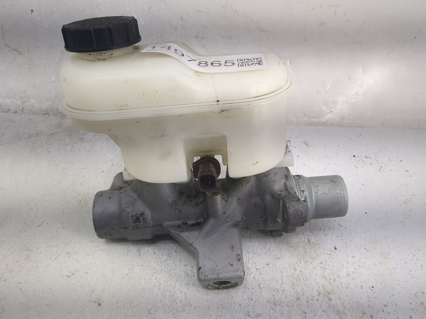 2018-2021 Ford Expedition Brake Master Cylinder 1497865 - Oemusedautoparts1.com