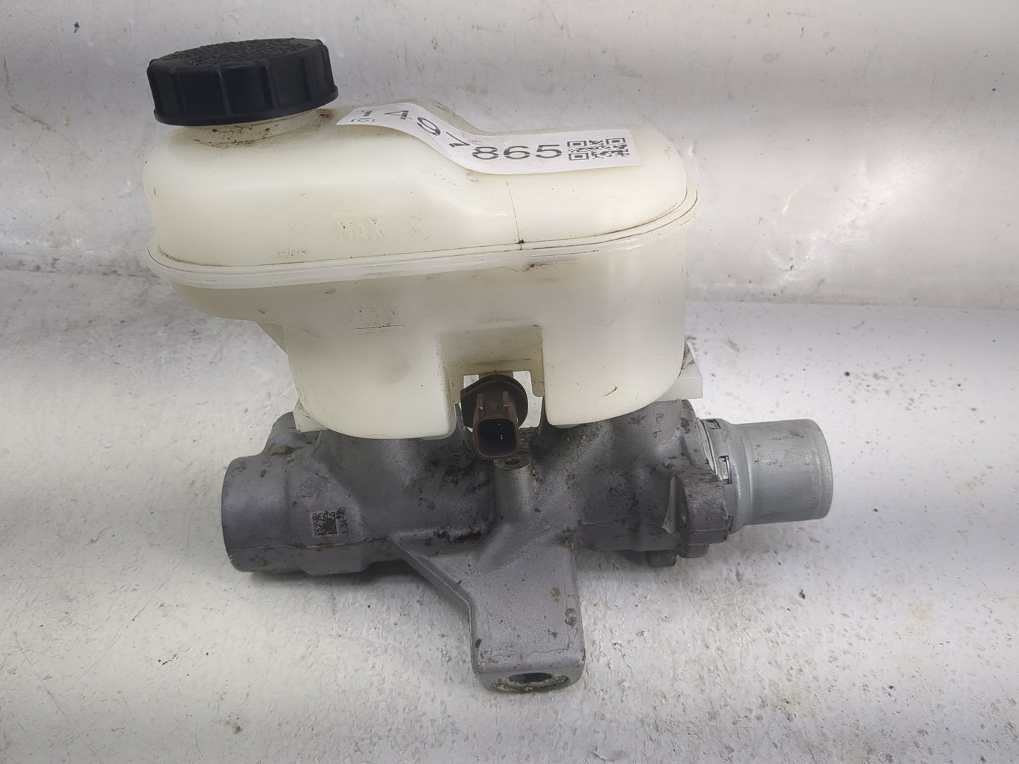 2018-2021 Ford Expedition Brake Master Cylinder 1497865 - Oemusedautoparts1.com