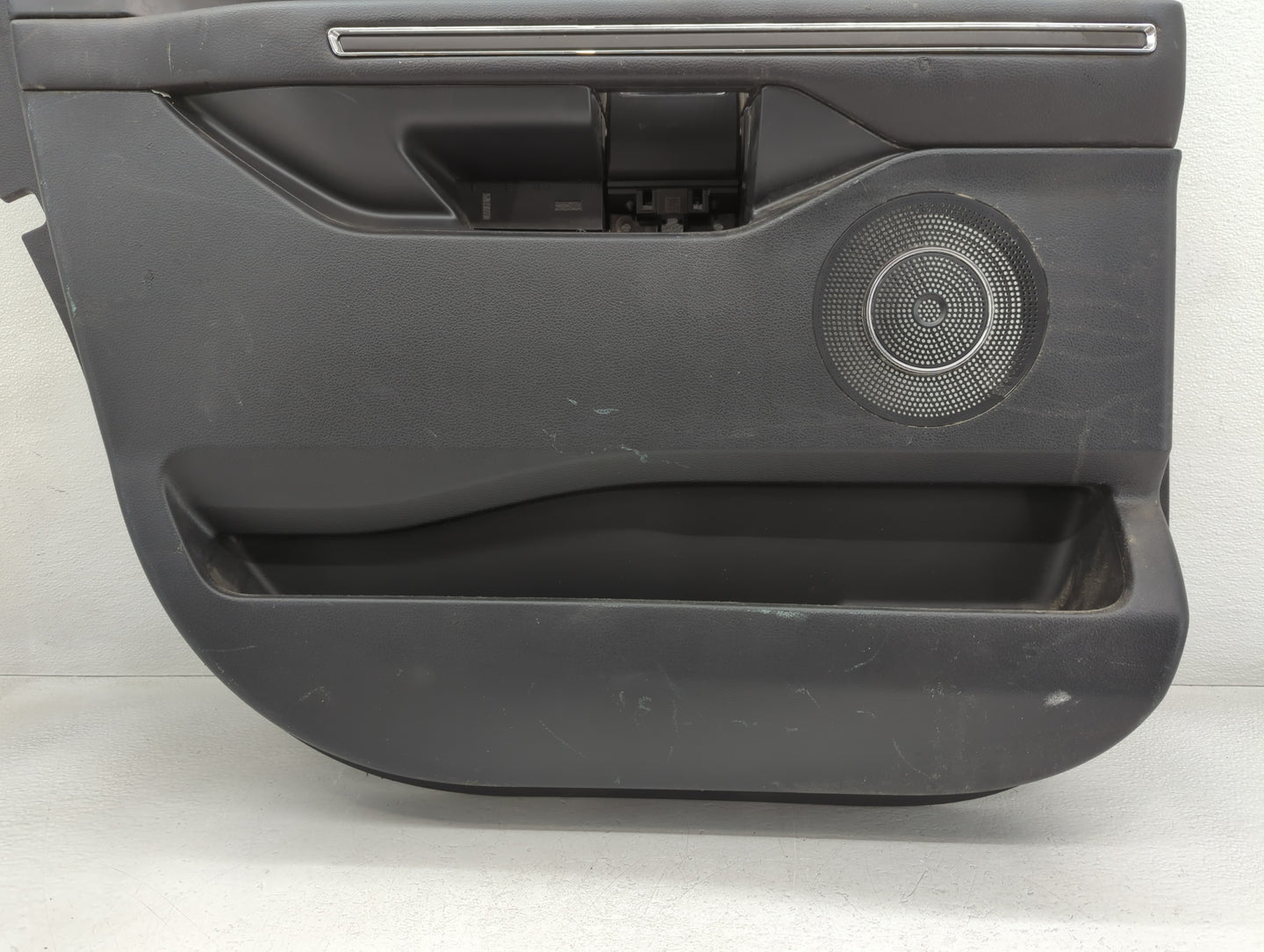 2021 Ford Expedition Front Right Passenger Interior Door Panel Trim Black - Oemusedautoparts1.com