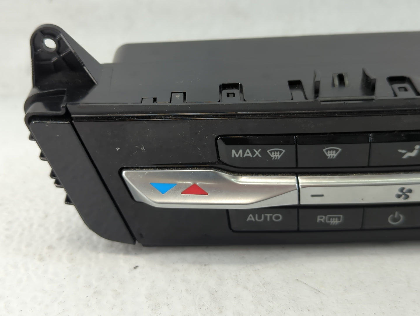 2021 Ford Explorer Climate Control Module Temperature AC/Heater Replacement P/N:LB5T-18C612-HG Fits OEM Used Auto Parts - Oe