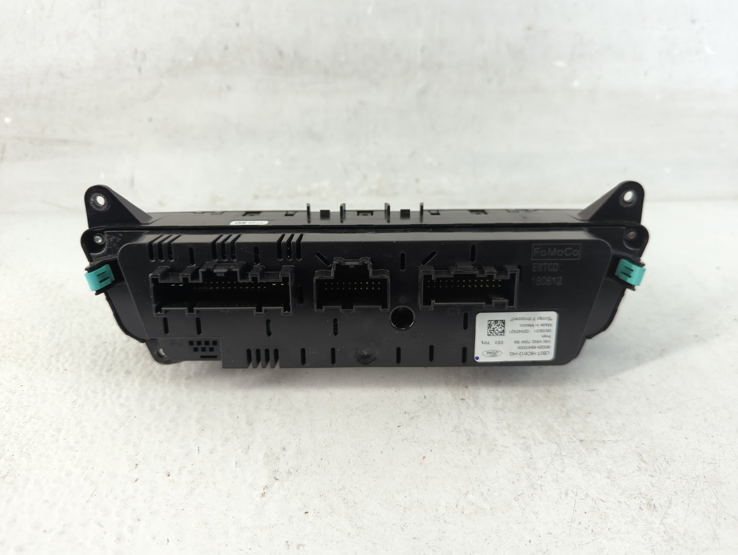 2021 Ford Explorer Climate Control Module Temperature AC/Heater Replacement P/N:LB5T-18C612-HG Fits OEM Used Auto Parts - Oe
