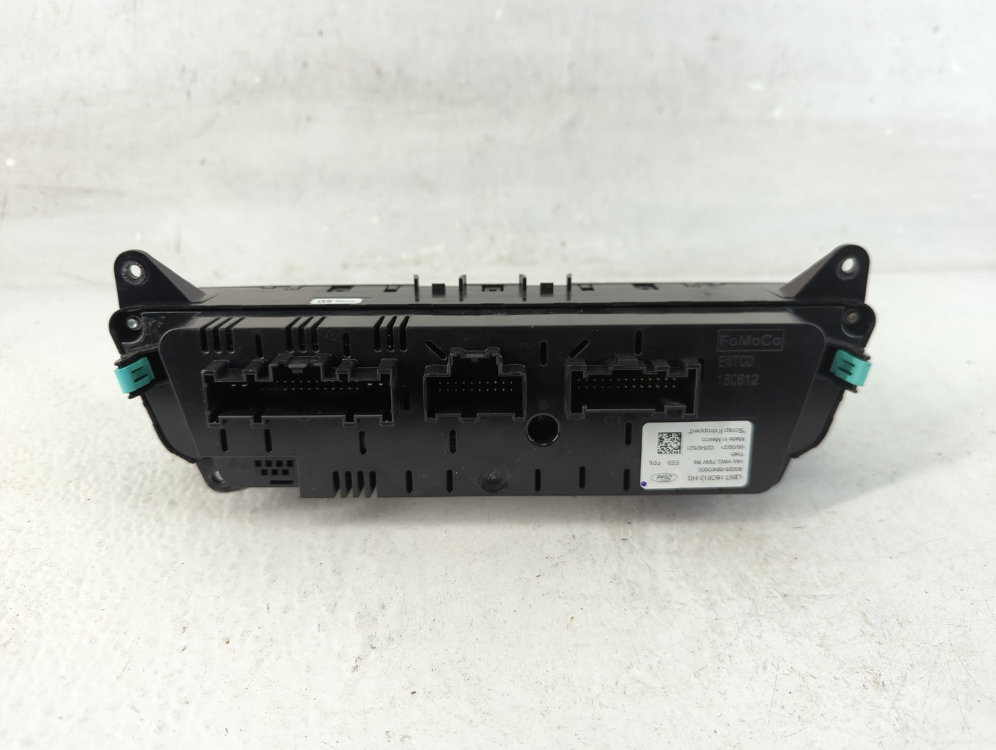2021 Ford Explorer Climate Control Module Temperature AC/Heater Replacement P/N:LB5T-18C612-HG Fits OEM Used Auto Parts - Oe