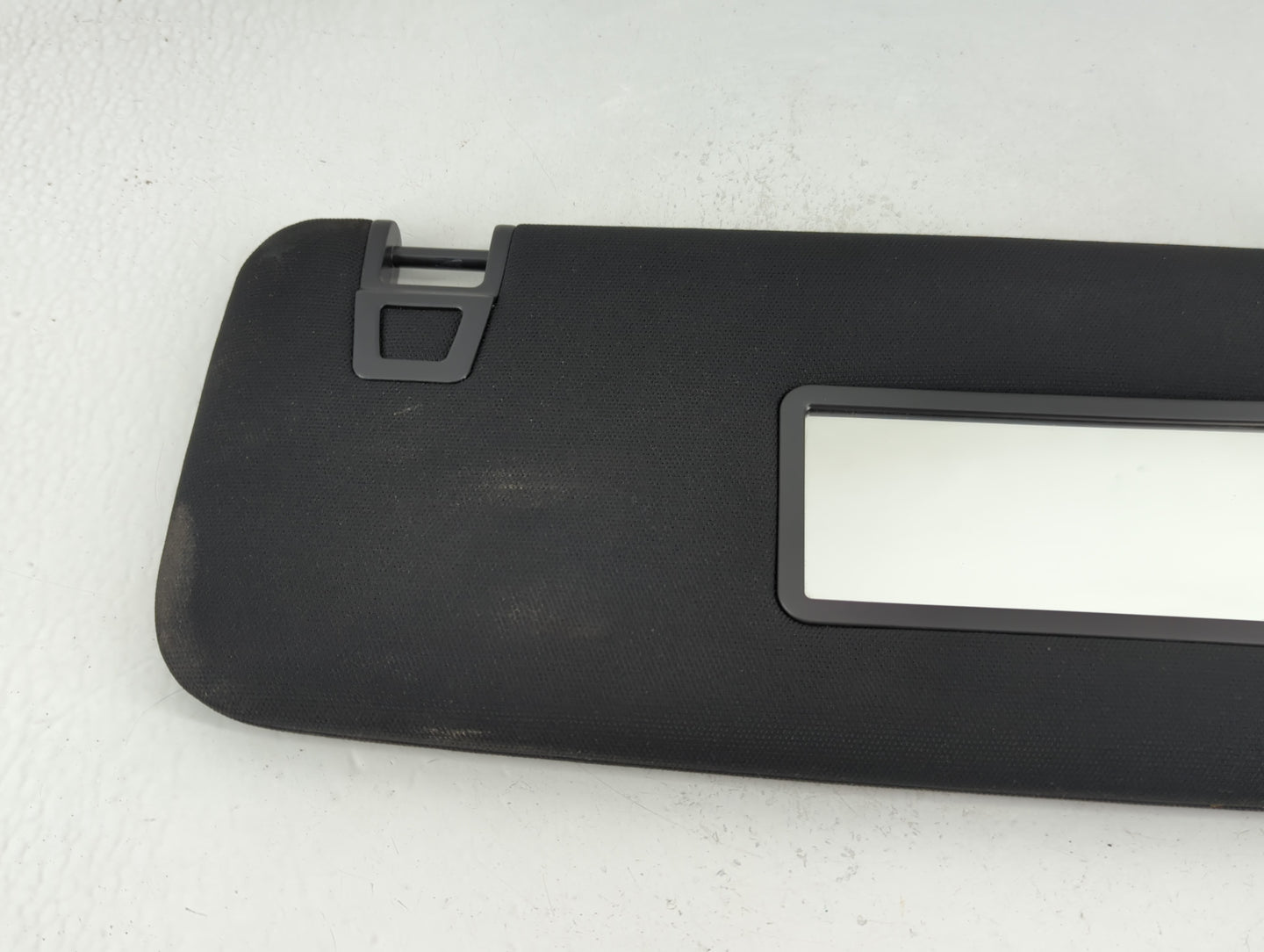 2021 Ford Explorer Sun Visor Shade Replacement Passenger Right Mirror Fits OEM Used Auto Parts - Oemusedautoparts1.com