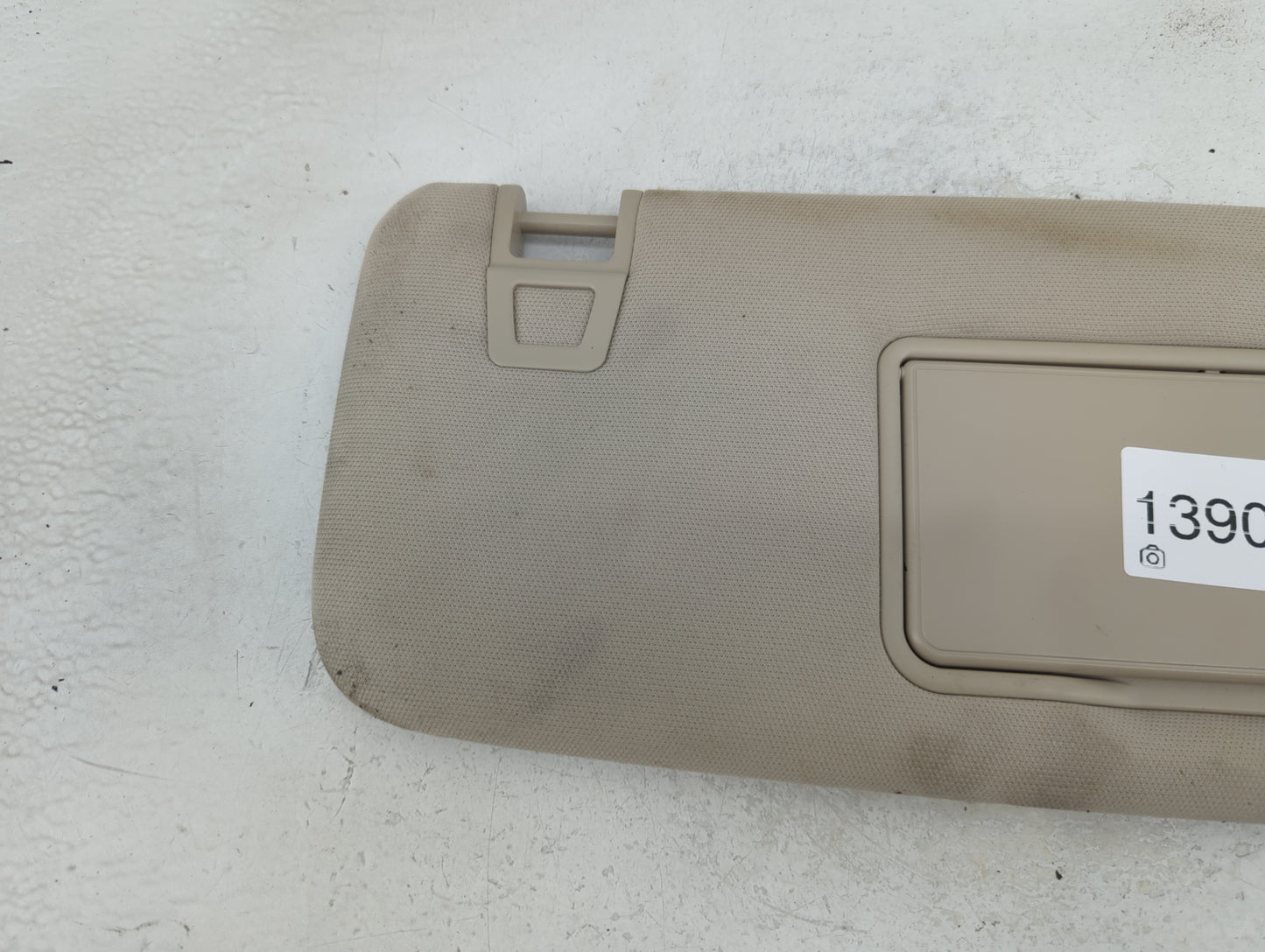 2021 Ford Explorer Sun Visor Shade Replacement Passenger Right Mirror Fits OEM Used Auto Parts - Oemusedautoparts1.com