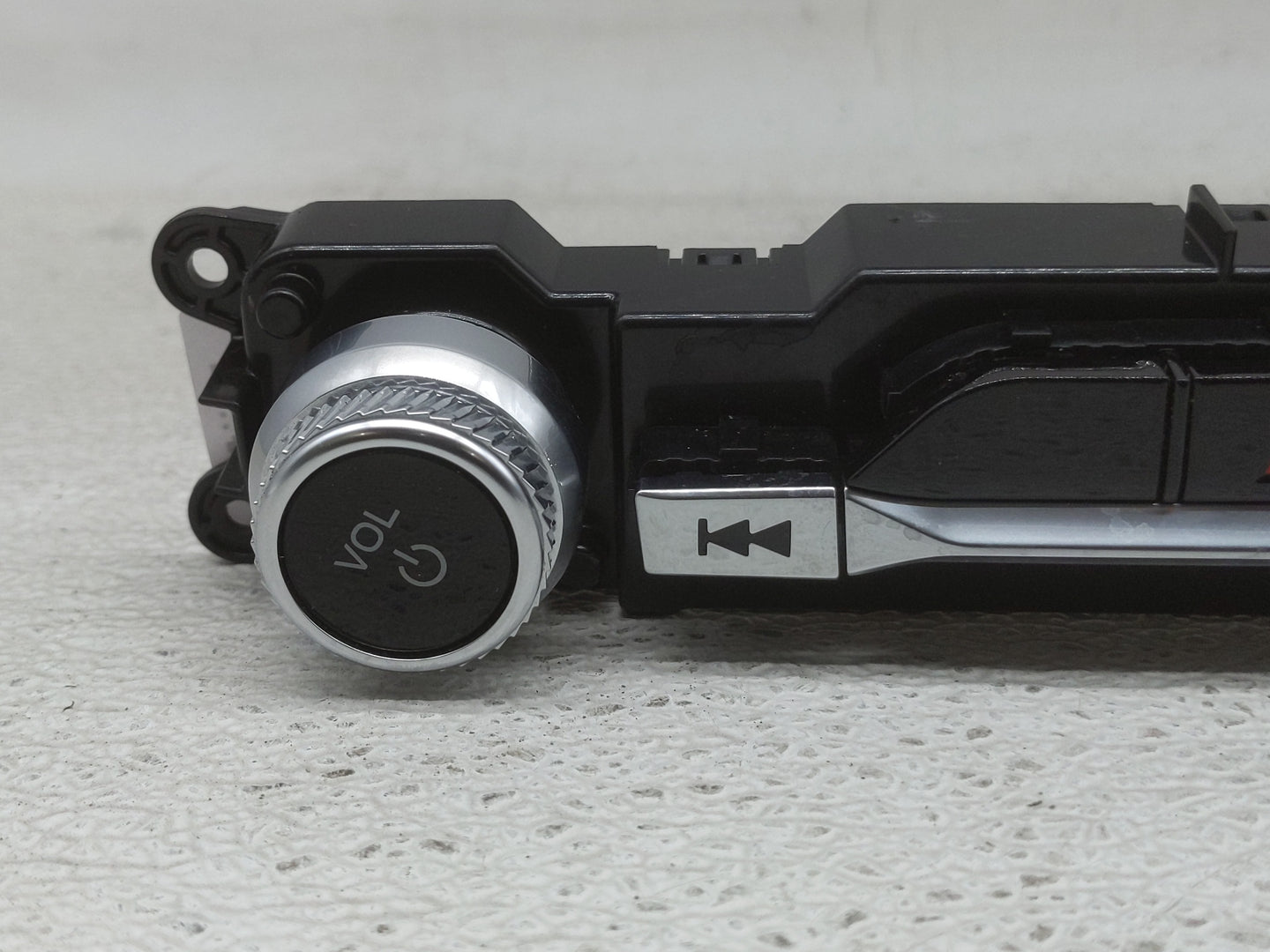 2021 Ford Explorer Radio Control Panel - Oemusedautoparts1.com