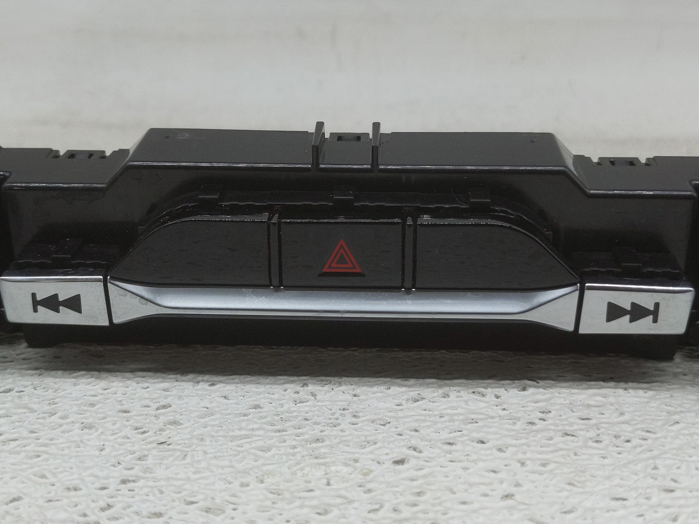 2021 Ford Explorer Radio Control Panel - Oemusedautoparts1.com