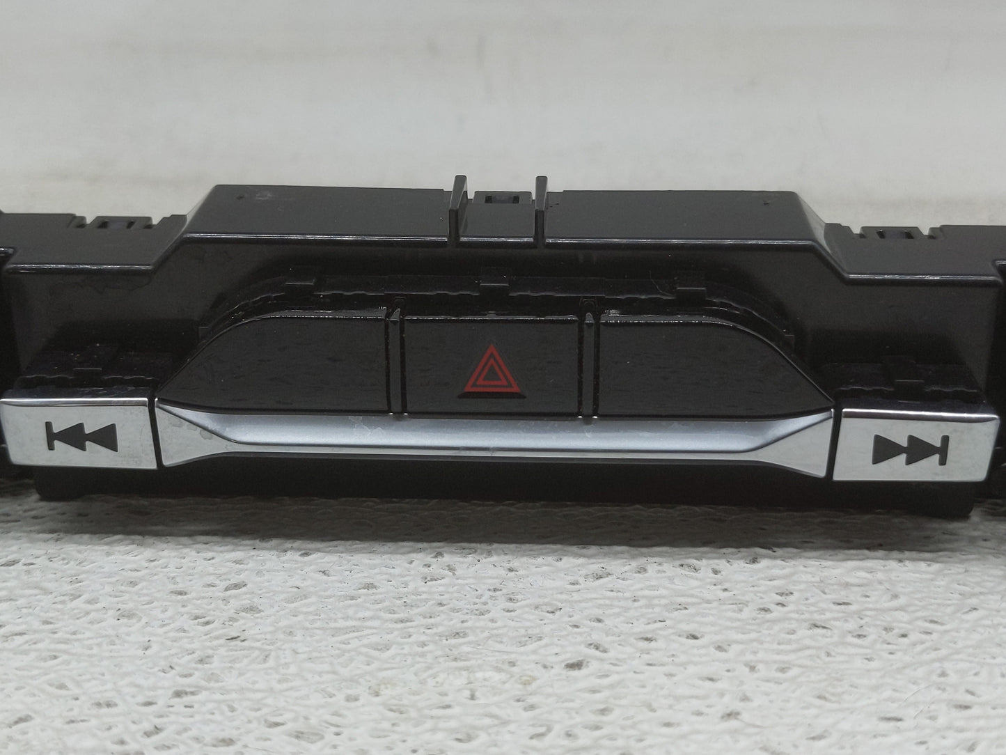 2021 Ford Explorer Radio Control Panel - Oemusedautoparts1.com