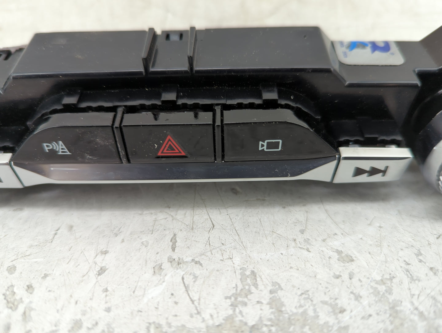 2021 Ford Explorer Radio AM FM Cd Player Receiver Replacement P/N:LB5T-18K811-CK Fits OEM Used Auto Parts - Oemusedautoparts