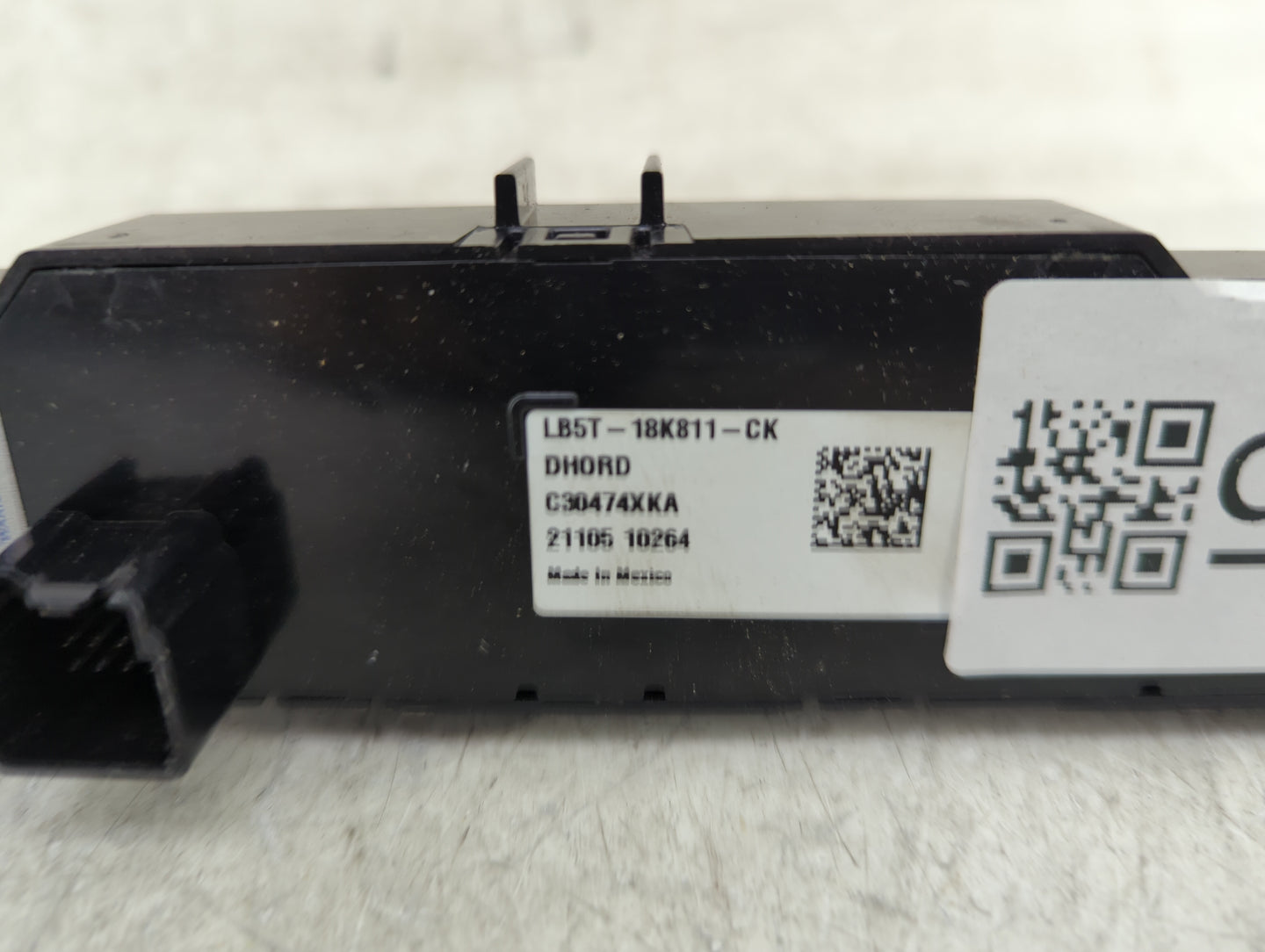 2021 Ford Explorer Radio AM FM Cd Player Receiver Replacement P/N:LB5T-18K811-CK Fits OEM Used Auto Parts - Oemusedautoparts