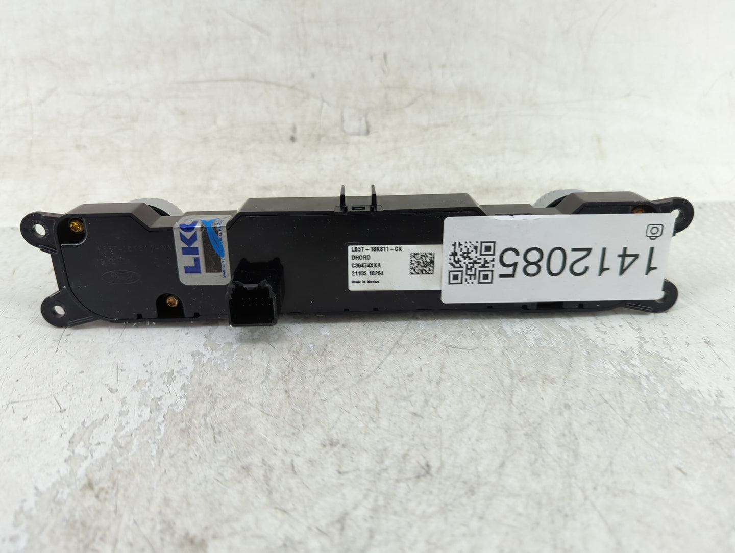 2021 Ford Explorer Radio AM FM Cd Player Receiver Replacement P/N:LB5T-18K811-CK Fits OEM Used Auto Parts - Oemusedautoparts