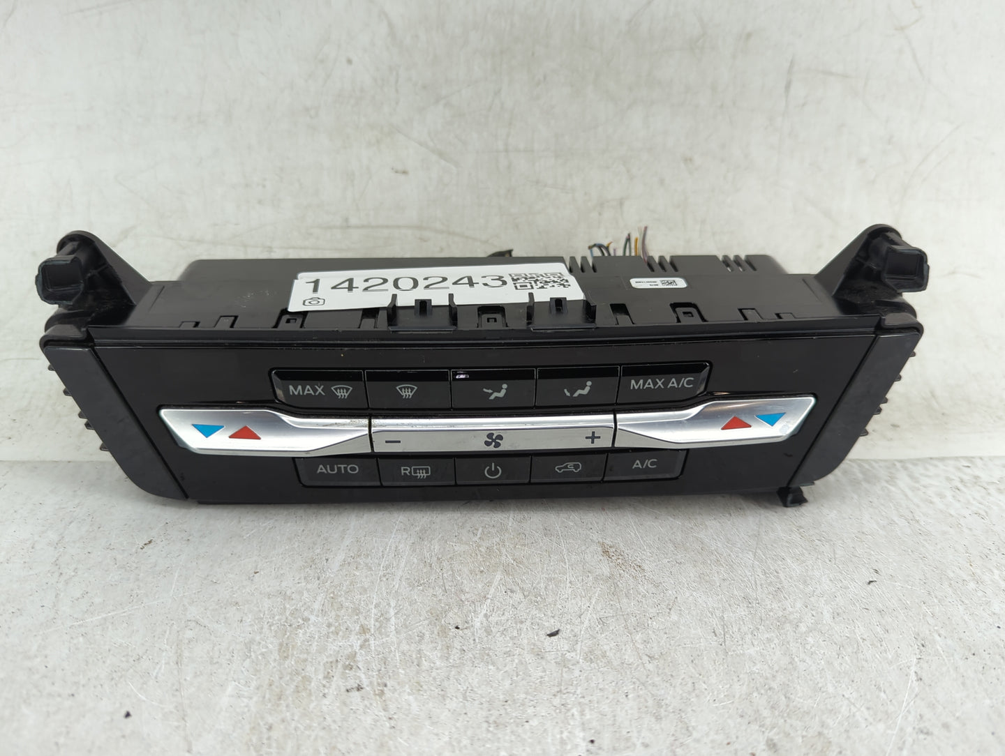 2021 Ford Explorer Climate Control Module Temperature AC/Heater Replacement P/N:LB5T-18C612-HG Fits OEM Used Auto Parts - Oe