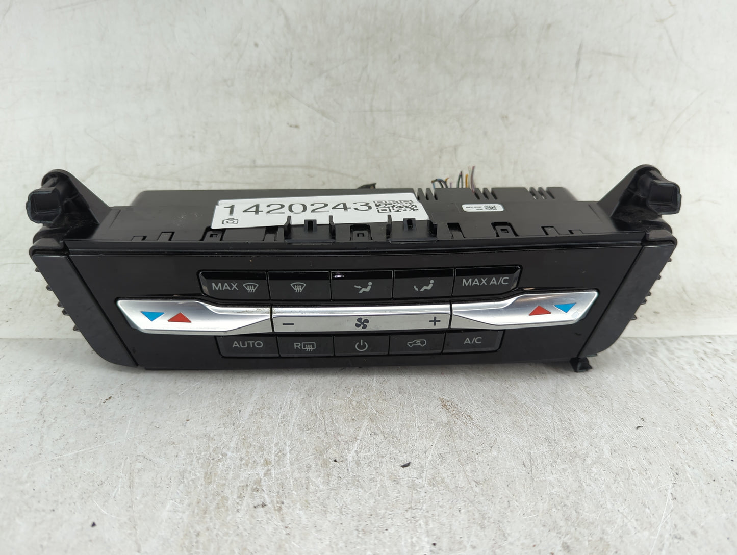 2021 Ford Explorer Climate Control Module Temperature AC/Heater Replacement P/N:LB5T-18C612-HG Fits OEM Used Auto Parts - Oe