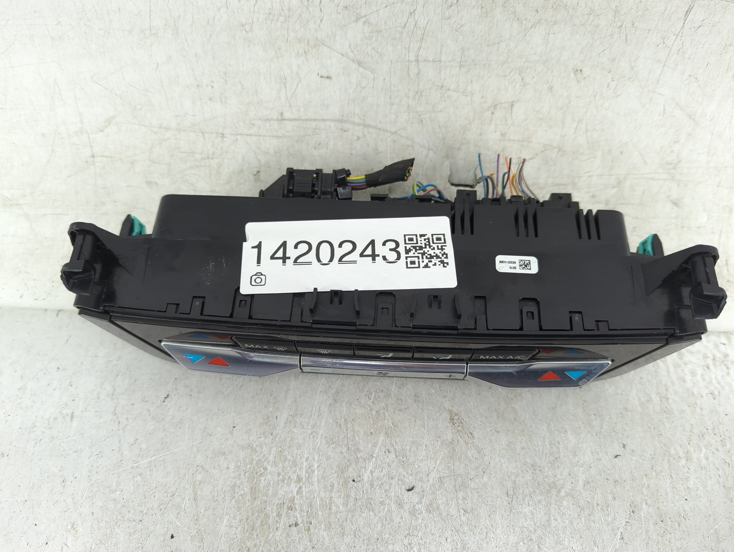 2021 Ford Explorer Climate Control Module Temperature AC/Heater Replacement P/N:LB5T-18C612-HG Fits OEM Used Auto Parts - Oe