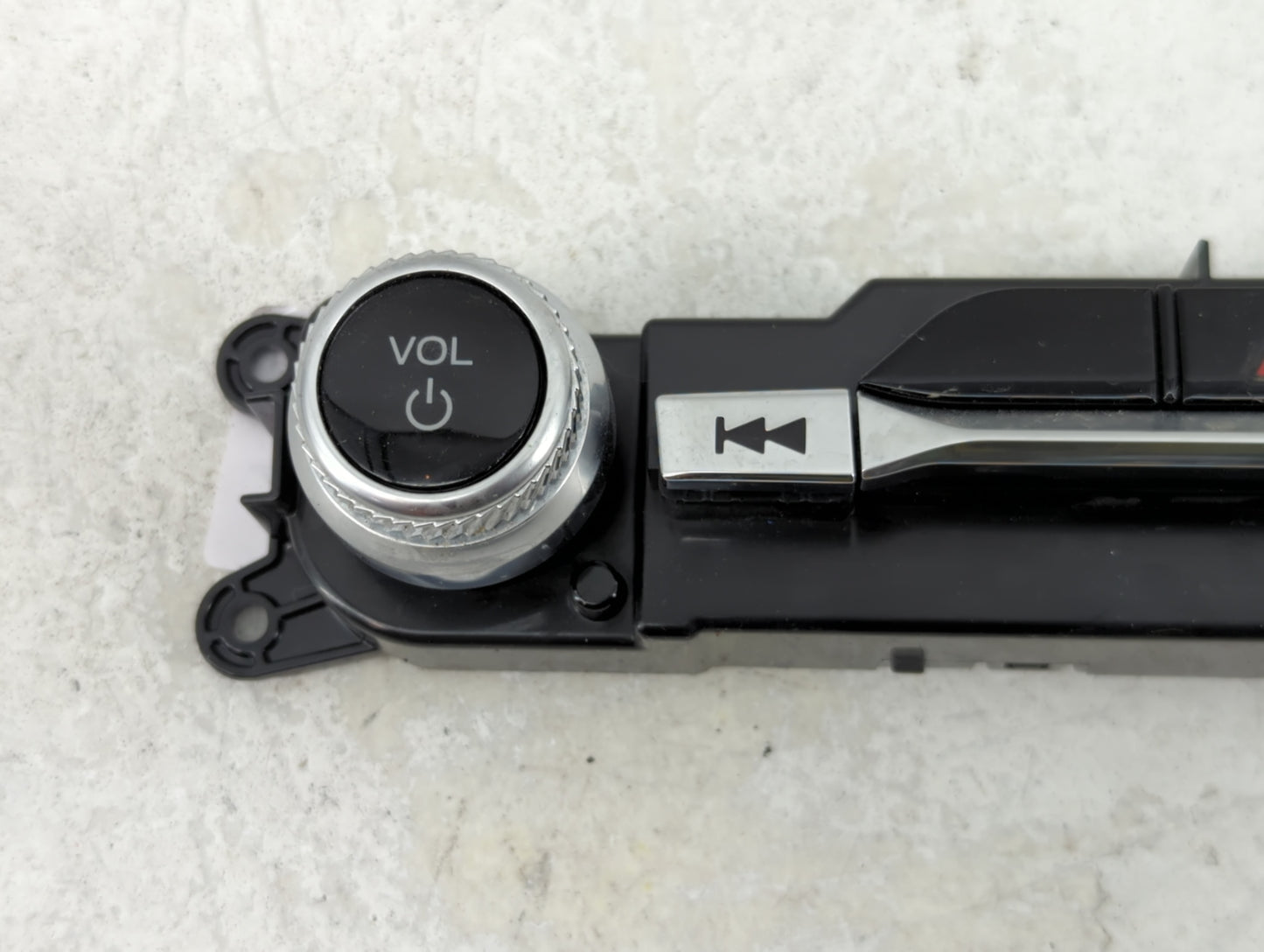 2021 Ford Explorer Radio Control Panel - Oemusedautoparts1.com