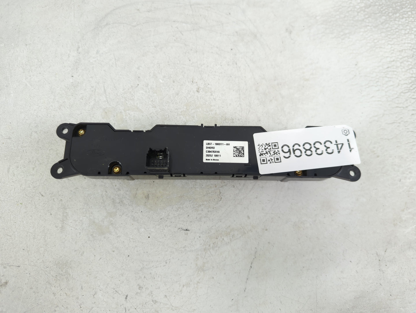 2021 Ford Explorer Radio Control Panel - Oemusedautoparts1.com