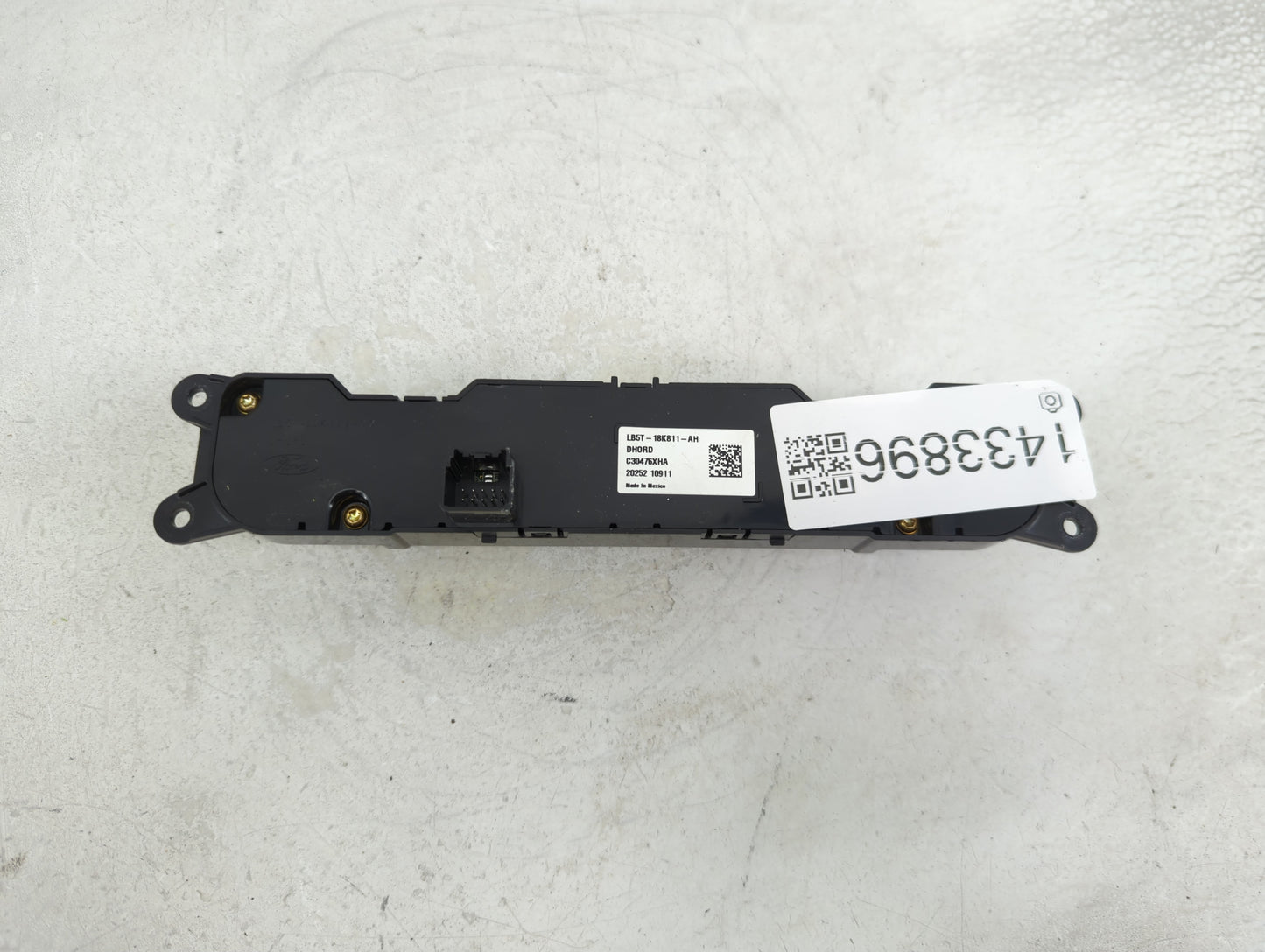 2021 Ford Explorer Radio Control Panel - Oemusedautoparts1.com
