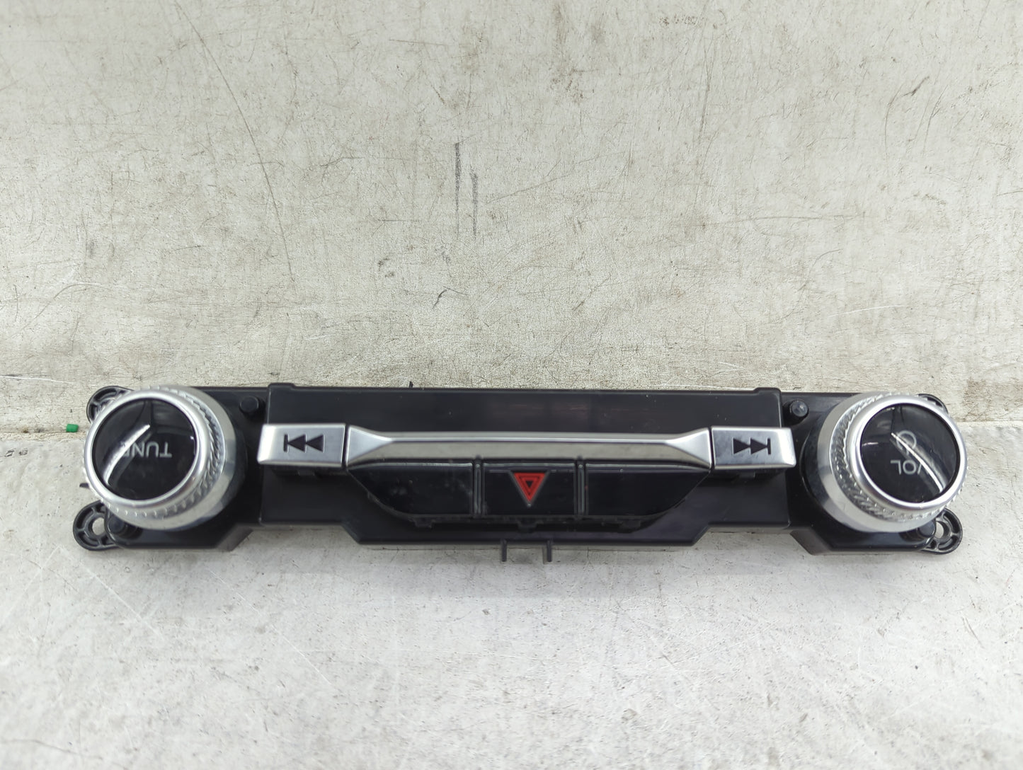 2021 Ford Explorer Climate Control Module Temperature AC/Heater Replacement P/N:LB5T-18K811-AH Fits OEM Used Auto Parts - Oe