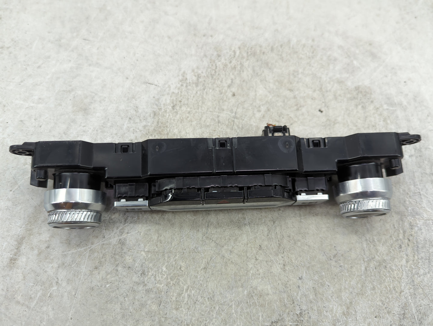 2021 Ford Explorer Climate Control Module Temperature AC/Heater Replacement P/N:LB5T-18K811-AH Fits OEM Used Auto Parts - Oe